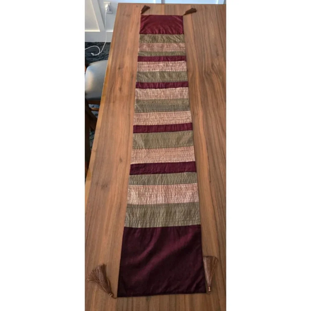 Taurus Home Table Runner With Tassels - Red & Gold‎ - 12.5